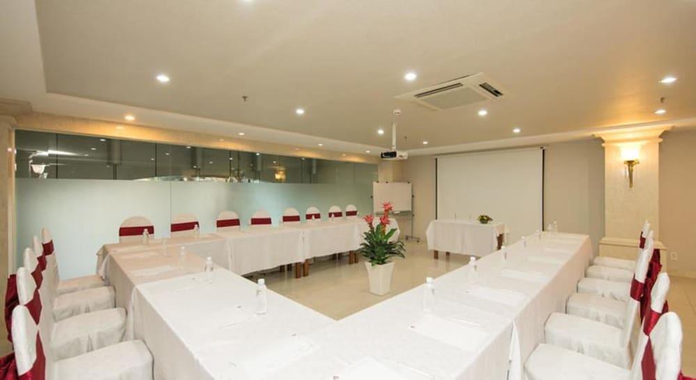 โรงแรมไวท์ ไลออน โฮจิมินห์ซิตี้ ภายนอก รูปภาพ